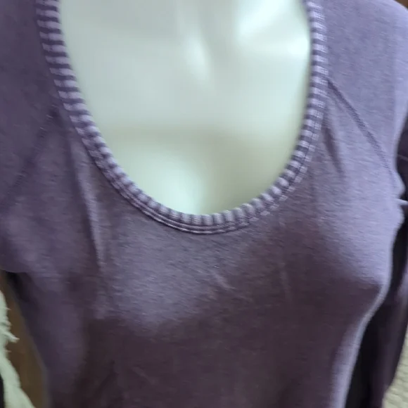 Size M Lululemon Purple Striped Long Sleeve Reversible Shirt - Picture 9 of 16